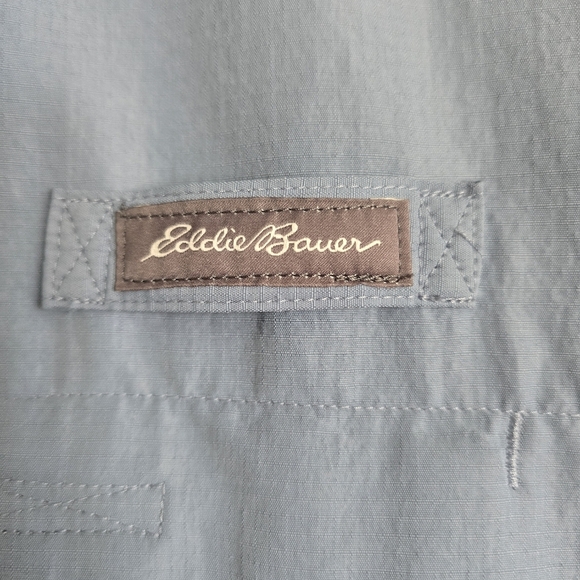 Eddie Bauer Shirt Mens L Blue Classic Short Sleeve Button Down Pockets Vented - Picture 5 of 7
